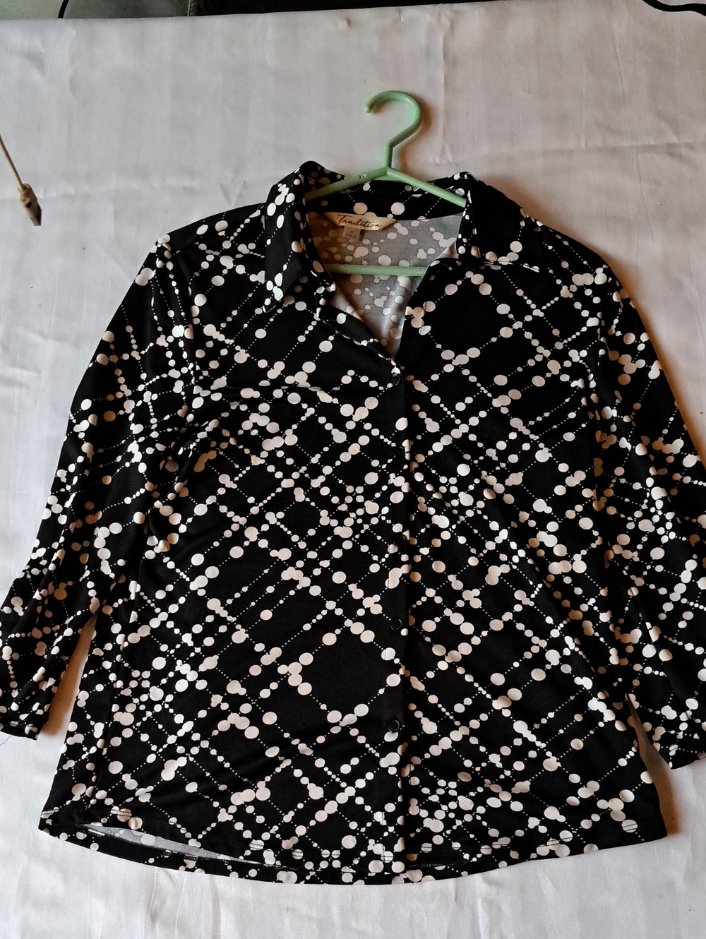 Women’s Black & White Dot-Pattern Collared Blouse